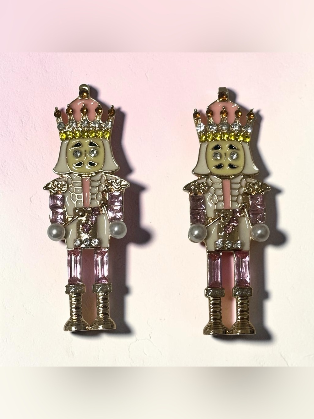 🩷🆕🩷Pink Nutcracker Crown Earrings Gold Tone with Pearl Accents